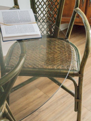 Romy, la table à manger en rotin vert N°394