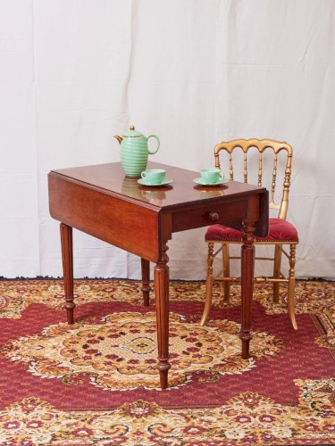 Romy, la table à manger pliante anglaise N°599