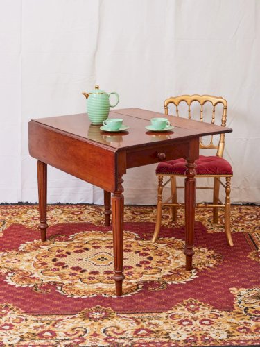 Romy, la table à manger pliante anglaise N°599