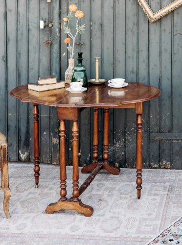 Romy, la table à manger pliante en bois N°339