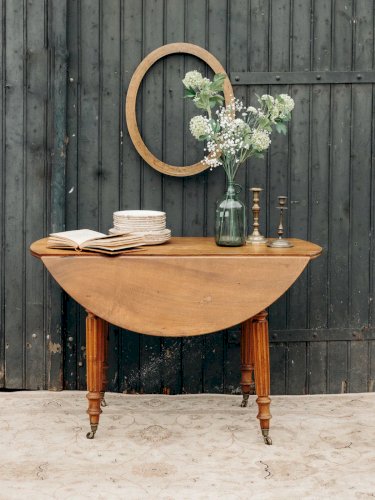 Romy, la table à manger ronde en bois N°430