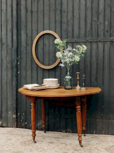 Romy, la table à manger ronde en bois N°430