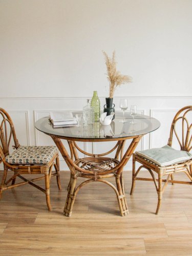 Romy, la table à manger ronde en rotin N°389