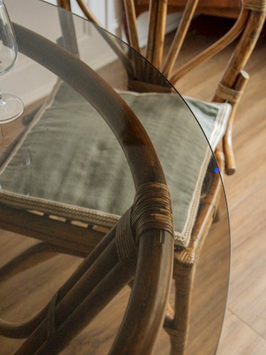 Romy, la table à manger ronde en rotin N°389