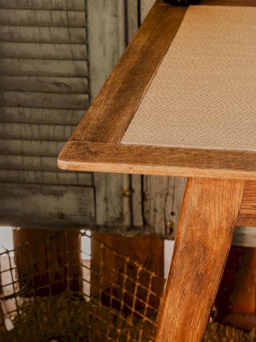 Romy, la table basse en bois foncé N°618