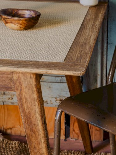 Romy, la table basse en bois foncé N°618