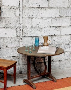 Romy, the wooden winegrower's table No. 332