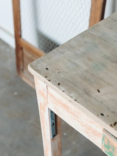 Romy, la table en bois N°148