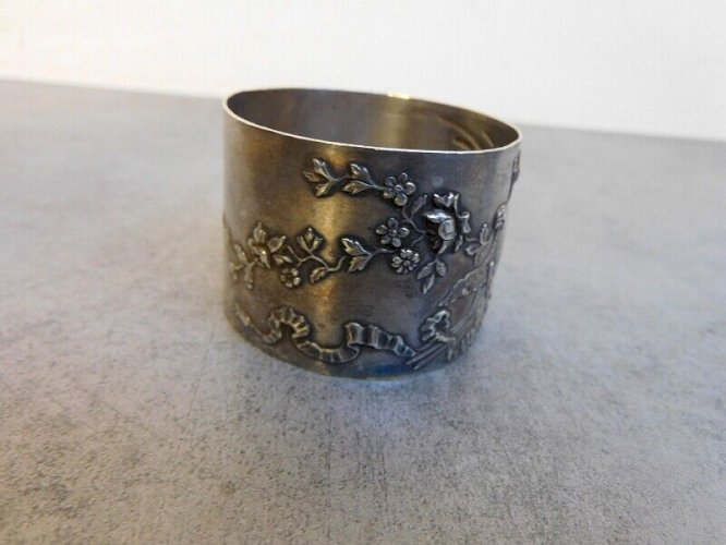 ROND DE SERVIETTE EN ARGENT MASSIF "MARCELLE" DE 39.2 GRAMMES