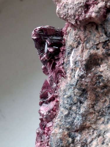 Rosélite du Maroc beau spécimen de 258 grammes