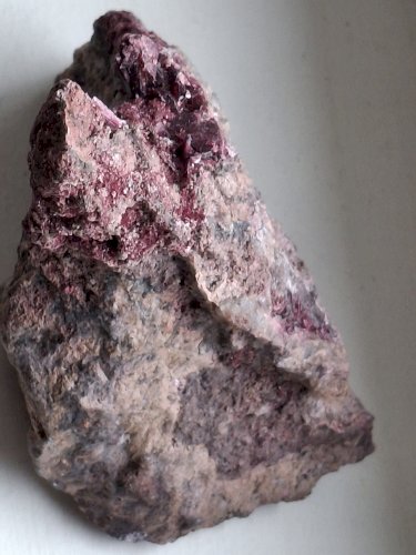 Rosélite du Maroc beau spécimen de 258 grammes