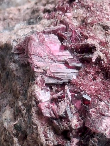 Rosélite du Maroc beau spécimen de 258 grammes