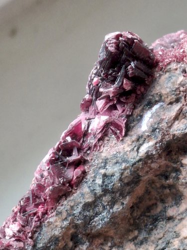 Rosélite du Maroc beau spécimen de 258 grammes