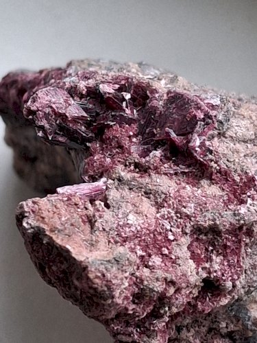 Rosélite du Maroc beau spécimen de 258 grammes