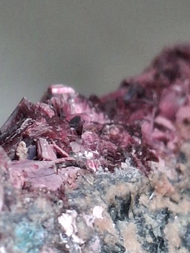 Rosélite du Maroc beau spécimen de 258 grammes