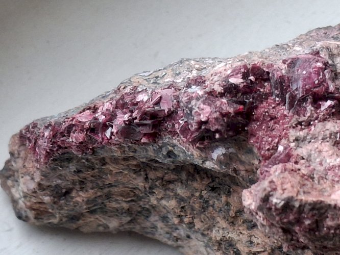 Rosélite du Maroc beau spécimen de 258 grammes