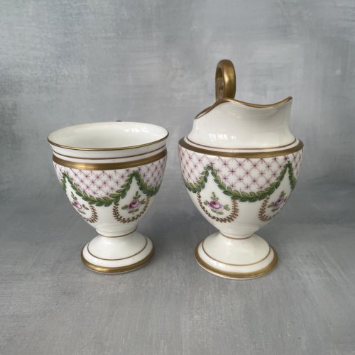 ROVINA Epinal tasse & pot à lait porcelaine décor guirlande verte fleur rose