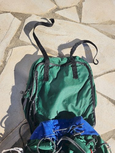 SAC A DOS DE VOYAGE AVEC ECUSSONS