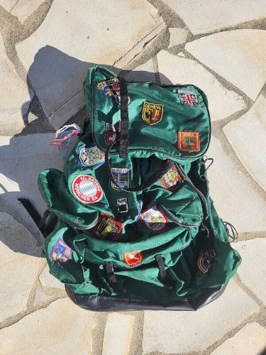 SAC A DOS DE VOYAGE AVEC ECUSSONS