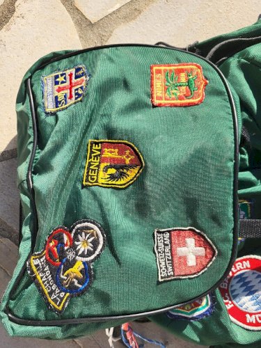 SAC A DOS DE VOYAGE AVEC ECUSSONS