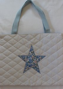 sac matelassé piqué de coton et étoile liberty betsy
