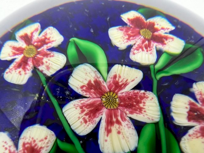 Saint-Louis Paperweight “Harmonie” – Limited Edition 8/200 – 1994 – Floral Cryst