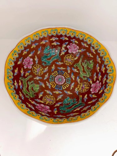 saladier en porcelaine datant du milieu du 20eme siecle reproduction  de lepoque Ming en bon etat