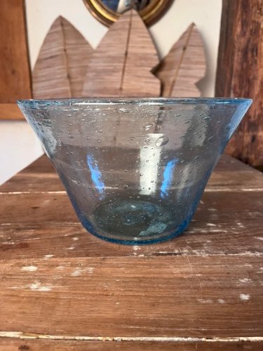 Saladier en verre soufflé bullé Biot