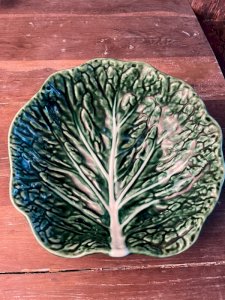 Cabbage leaf mixing bowl in Portuguese faience