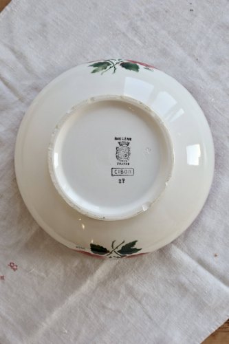 Saladier vintage Sarreguemines modèle Cibon faïence - Décor fleuri rouge