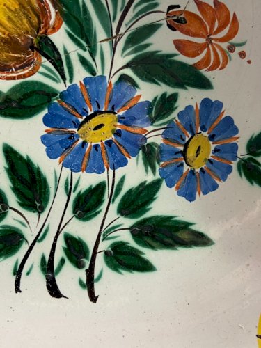 Saladier XIXe à décor floral en faïence de Nevers, Auxerrois, Malicorne...