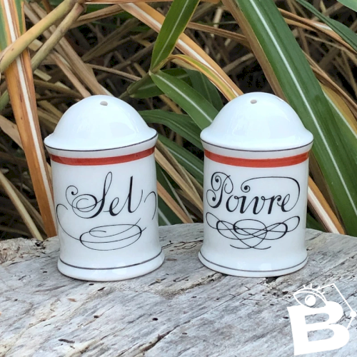 Salière et poivrière vintage en porcelaine d Auteuil