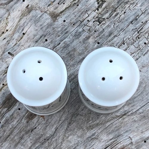 Salière et poivrière vintage en porcelaine d Auteuil