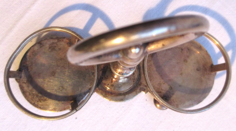 Salière métal argenté signée CHRISTOFLE, manque les salerons en cristal