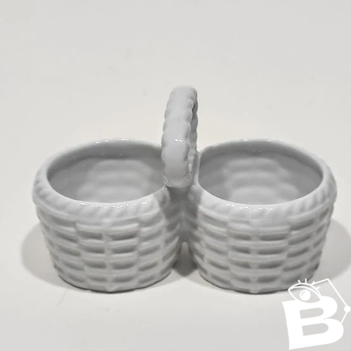 Salière, poivrière en forme de panier, porcelaine blanche de Limoges