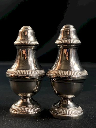 Salière poivrière en métal argenté de style Louis XVI Sel & poivre