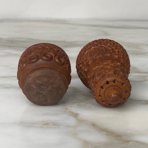 Salière sculptée en corozo XIXe M4075