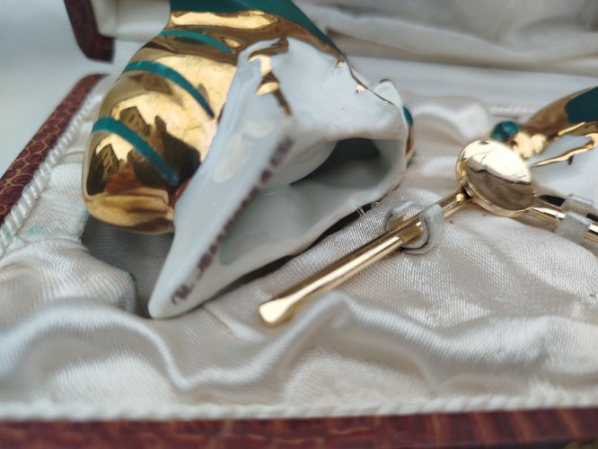 Salière et poivrière en forme de papillon, porcelaine, manufacture illisible, ancien 