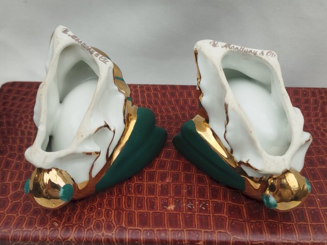 Salière et poivrière en forme de papillon, porcelaine, manufacture illisible, ancien 