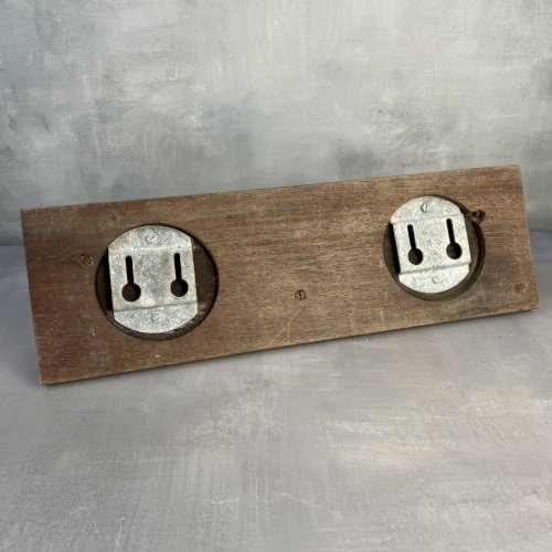 Salle de bain porte savon et porte serviette bois et faïence craquelée vintage