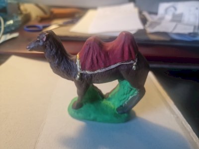 SANTON LE CHAMEAU- HAUTEUR 8 CM - LONG 10 CM