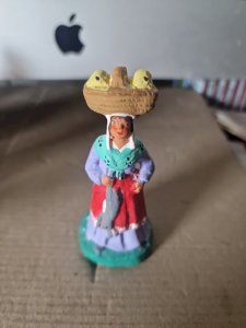 santon M chave  -Femme Au Panier