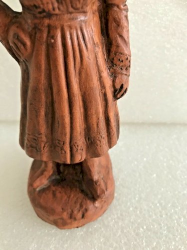 Santon statuette terre cuite Bretonne bigoudène artisanal Sylvette Amy  Provence