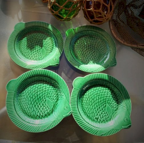 Sarreguemines Lot de Quatre Assiettes à Poisson, couleur Vert ou Marron, Mid-Century 