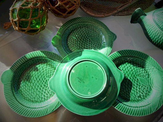 Sarreguemines Lot de Quatre Assiettes à Poisson, couleur Vert ou Marron, Mid-Century 