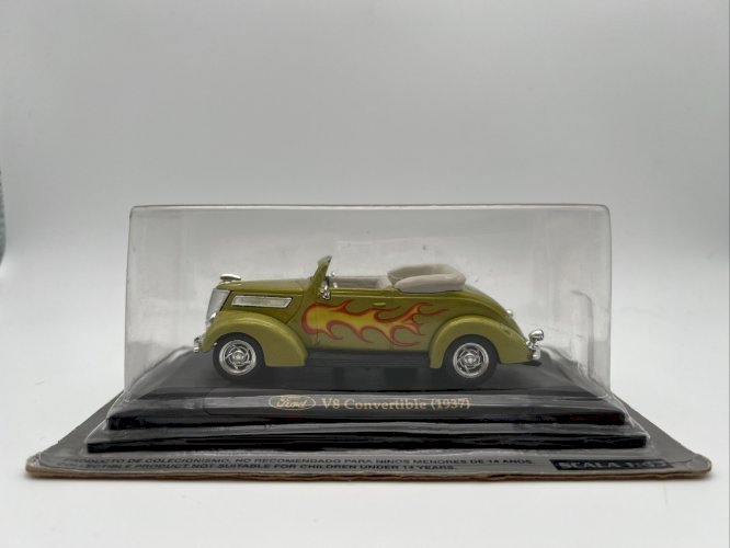  Ford V8 Convertible (1937) 1/43