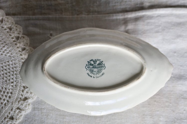 Saucière ancienne en faïence ivoire Villeroy & Boch