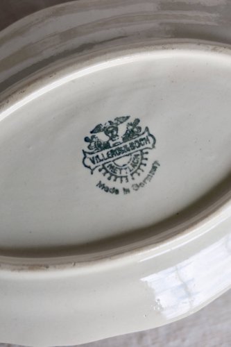 Saucière ancienne en faïence ivoire Villeroy & Boch