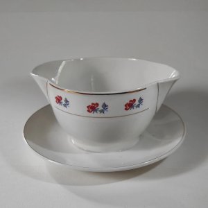 Antique gravy boat in opaque porcelain, Saint-Amand Céranord, Croydon model.