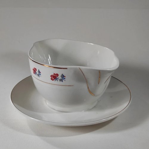 Saucière ancienne en porcelaine opaque, Saint-Amand Céranord, modèle Croydon